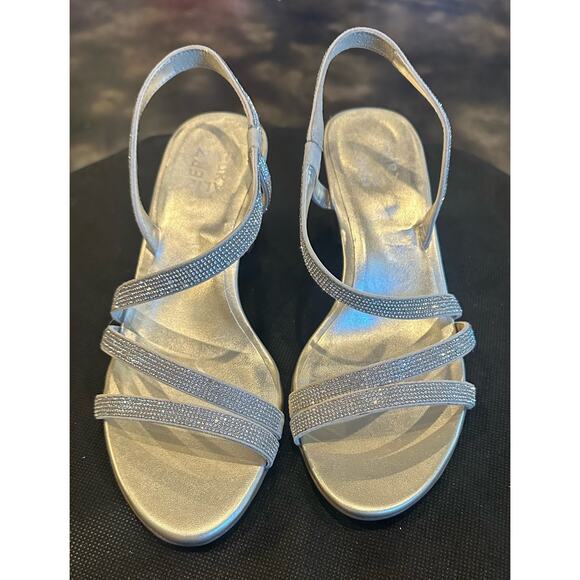 Naturalizer Womens Vanessa2 Rhinestone Embellished Strappy Heeled Sandal Size 8W - Picture 2 of 8